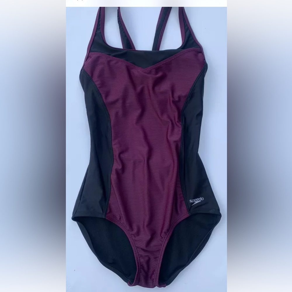 SPEEDO Women's Size Medium One Piece Drop Back Burgundy and Black Swimsuit